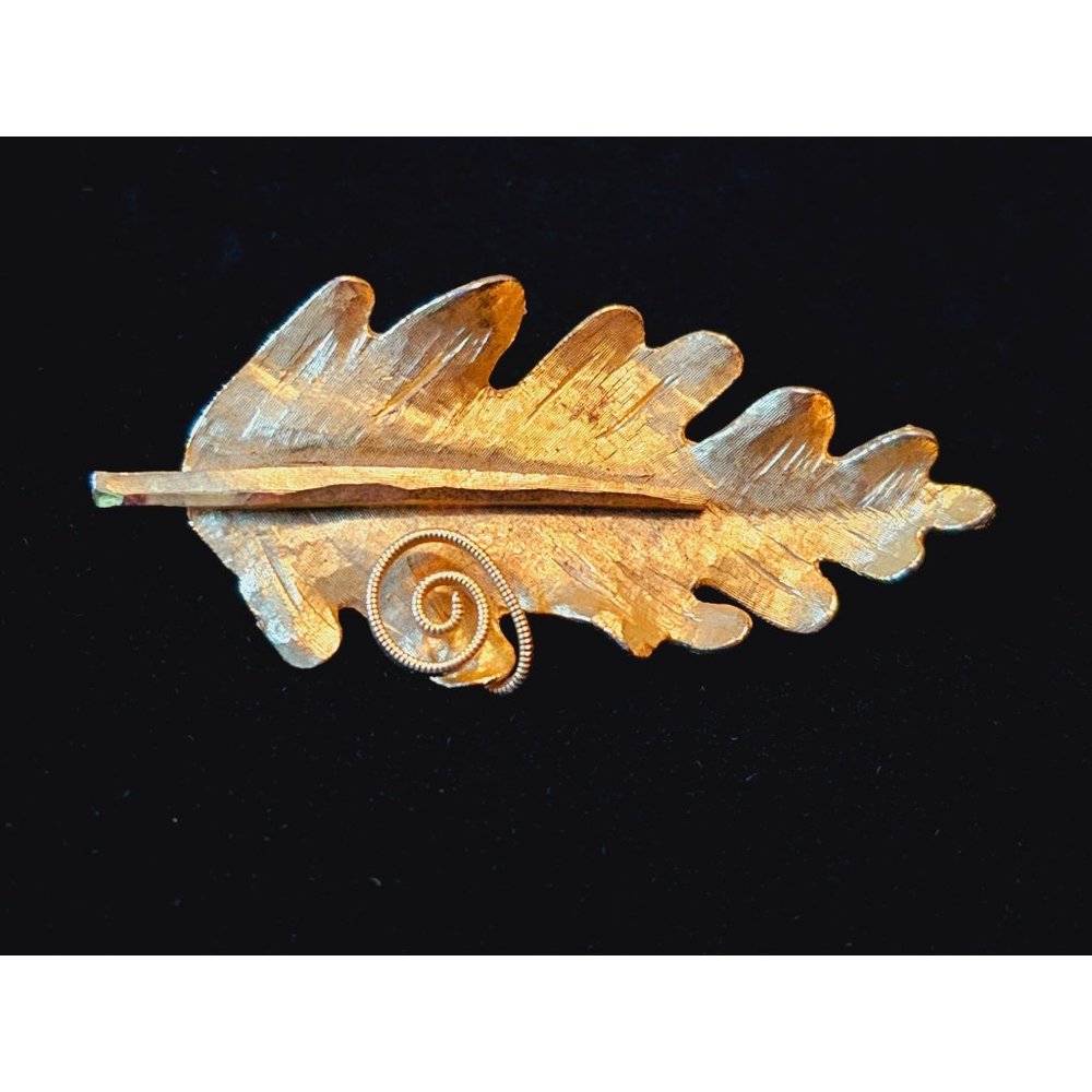 BSK Vintage Leaf‎ Brooch Textured gold tone pin